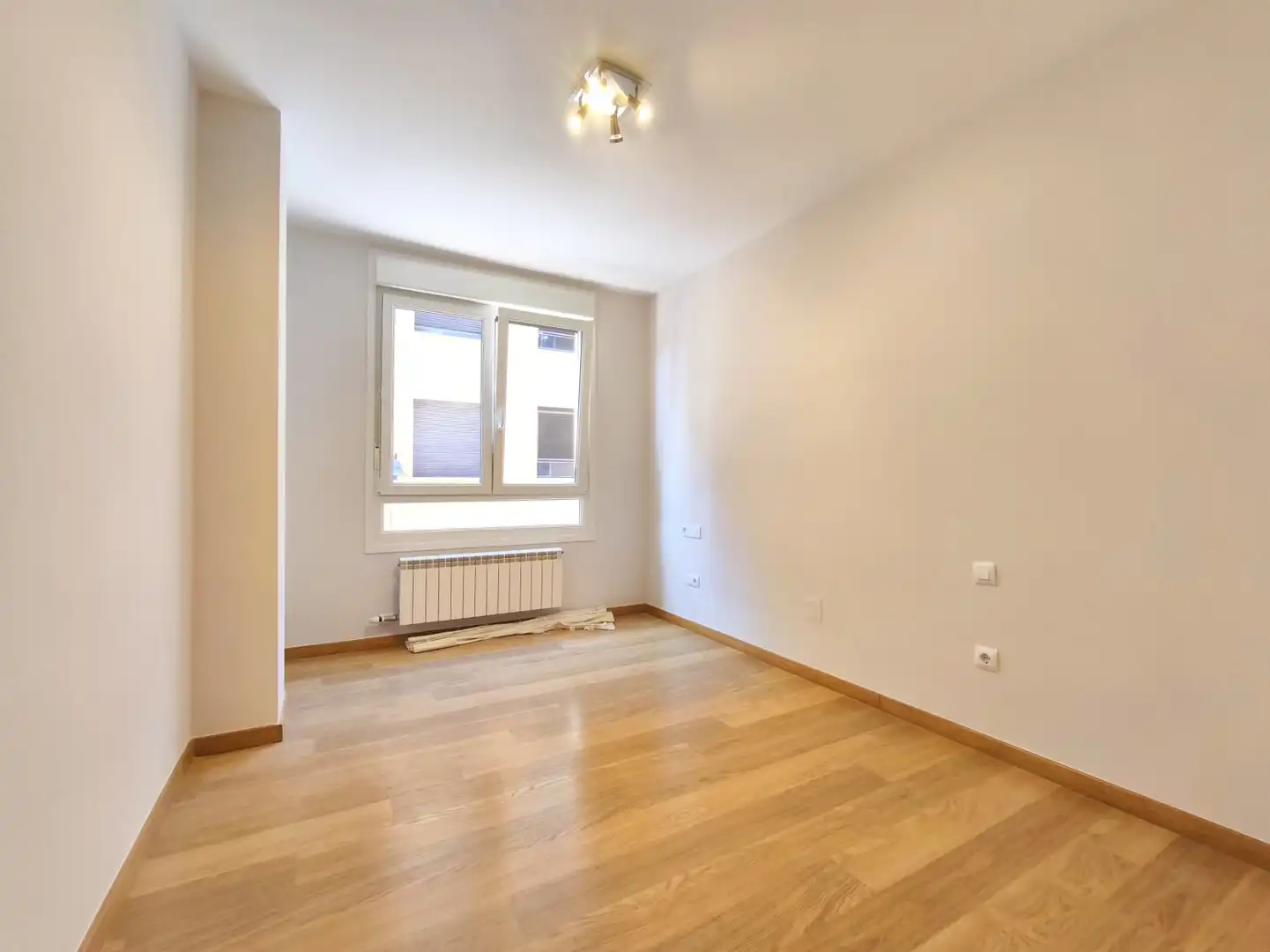 Bedroom of Flat for sale in Entrena  with Air Conditioner, Heating and Parquet flooring