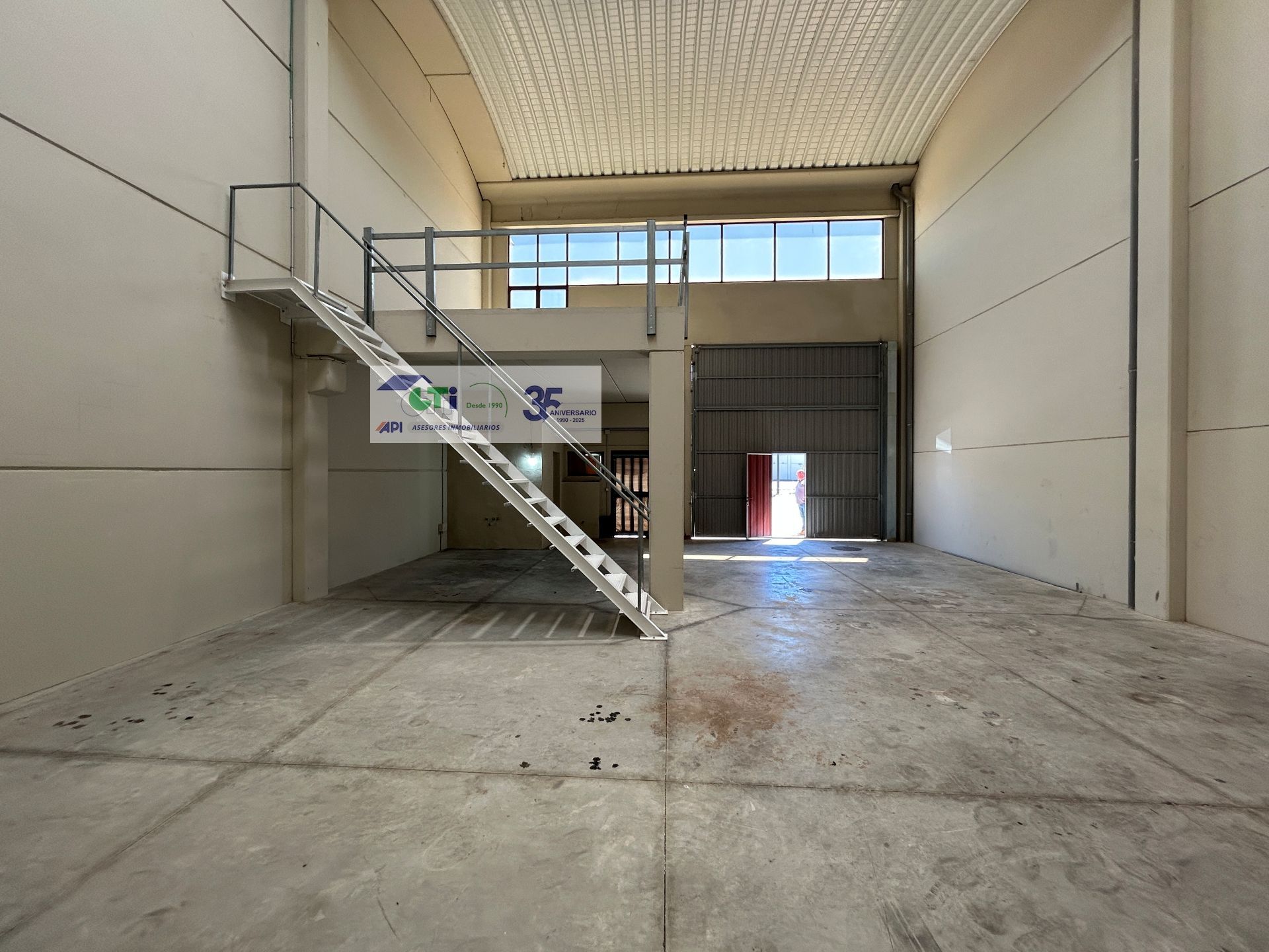 Nau industrial de lloguer en  Zaragoza Capital