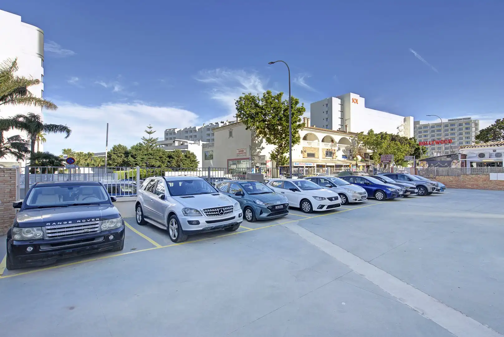 Parking de Piso en venta en Torremolinos con Aire acondicionado, Terraza y Piscina