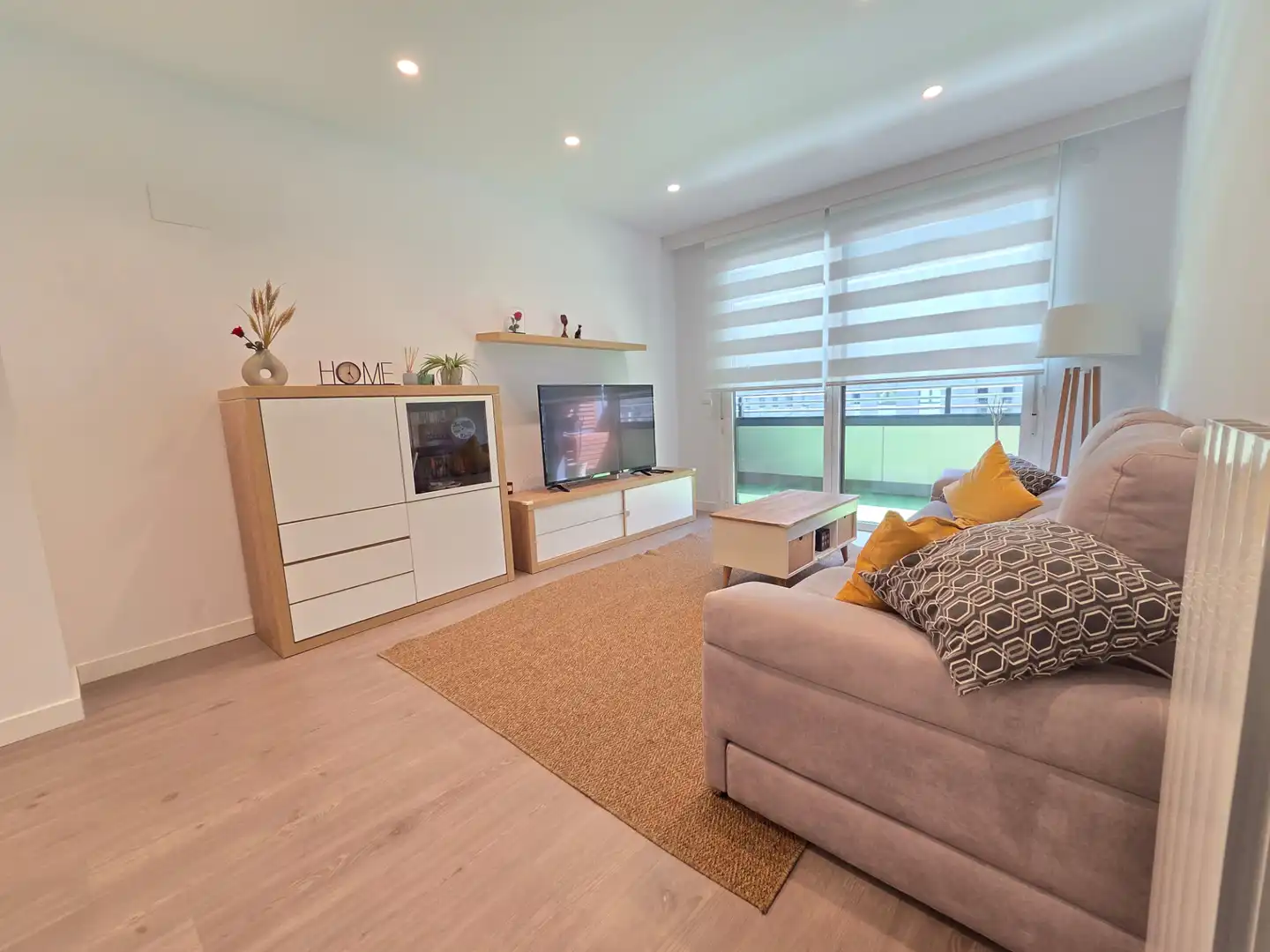 Sala de estar de Piso en venta en Bilbao  con Calefacción, Jardín privado y Parquet