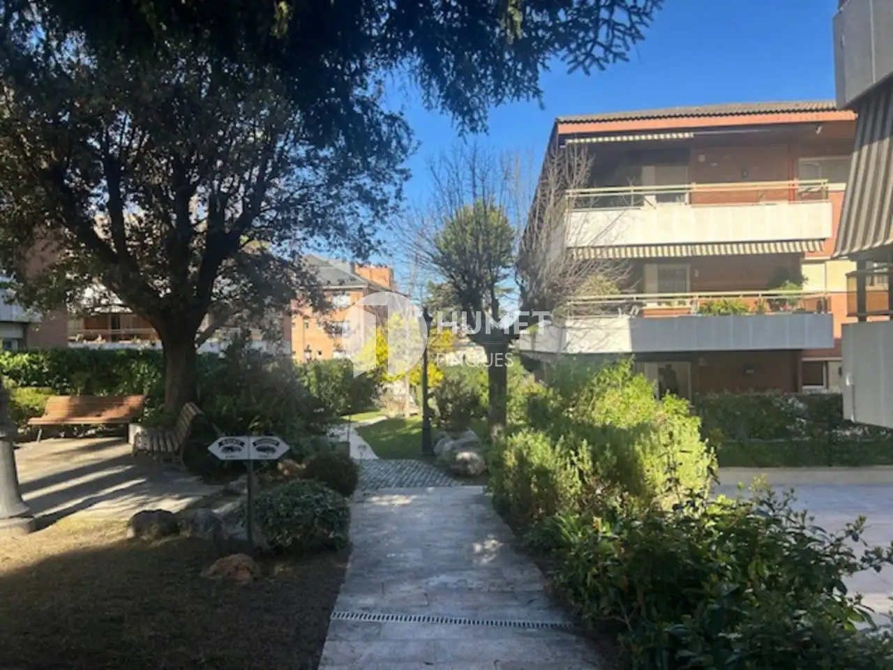 Exterior view of Flat for sale in Sant Cugat del Vallès  with Air Conditioner, Heating and Private garden