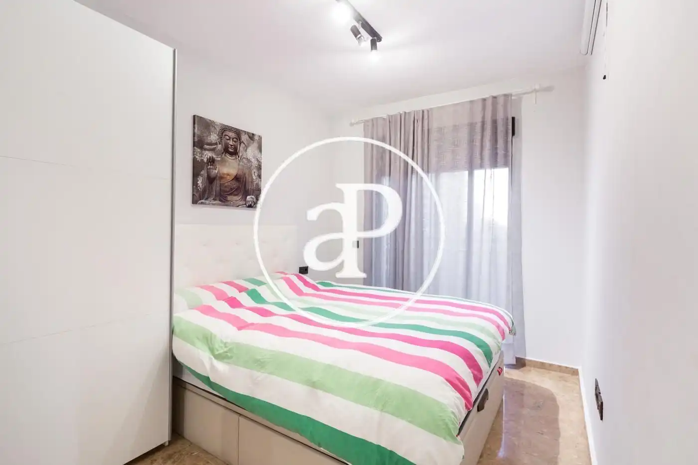 Flat for rent in Av. de les Corts Valencianes, Sant Pau