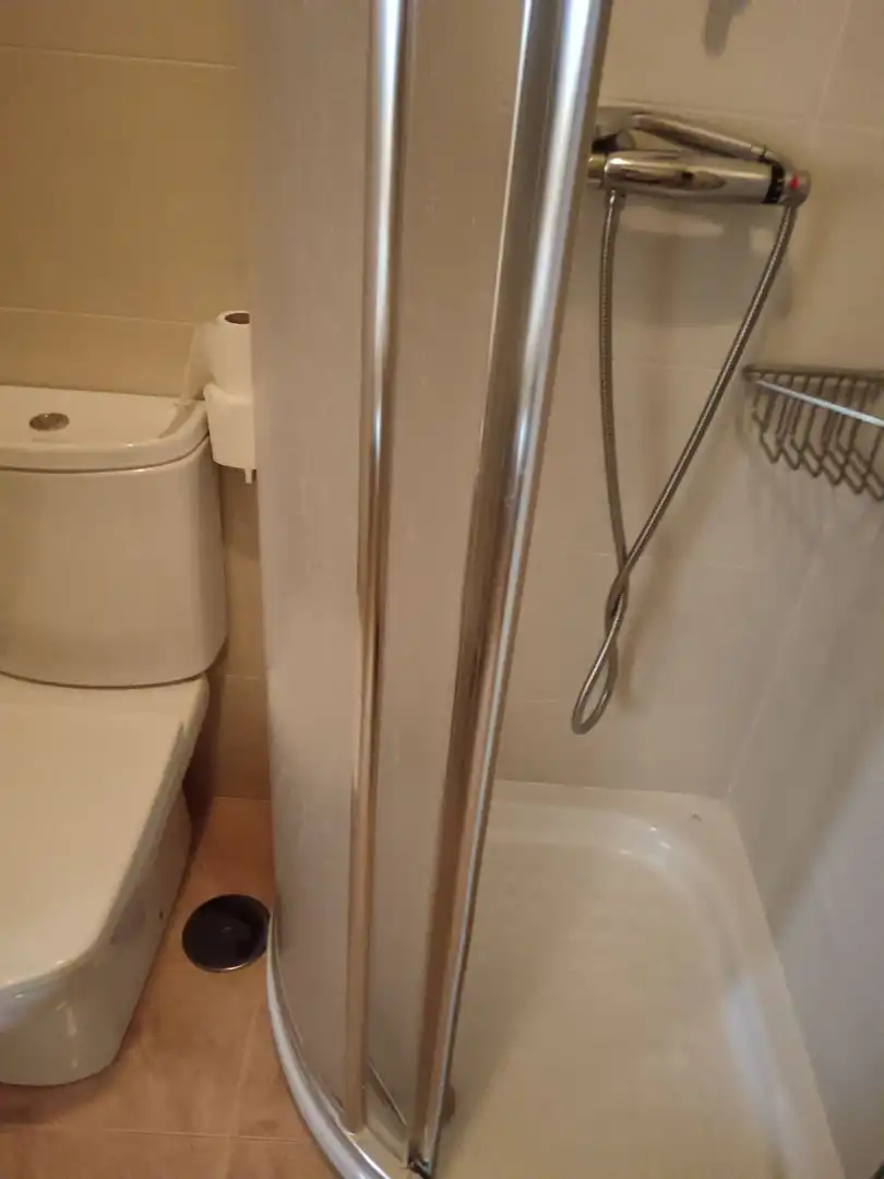 Badezimmer von Wohnung zur Miete in A Coruña Capital  mit Heizung, Terrasse und Möbliert