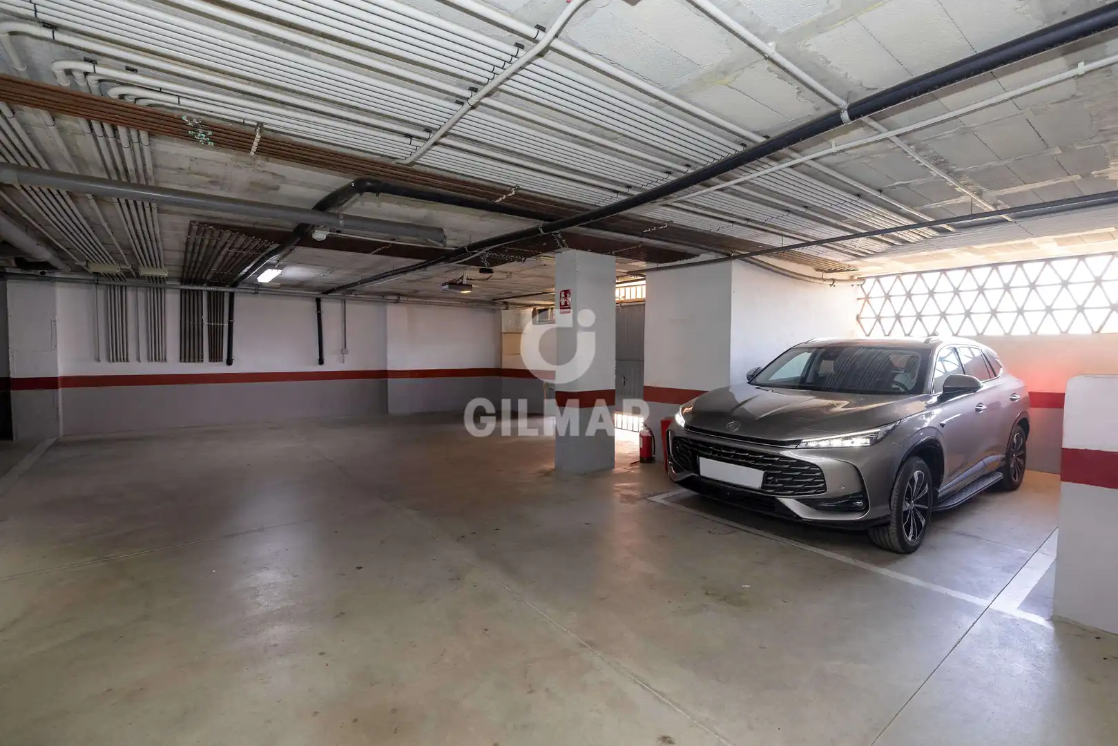 Parking de Dúplex en venta en Fuengirola con Calefacción, Trastero y Piscina