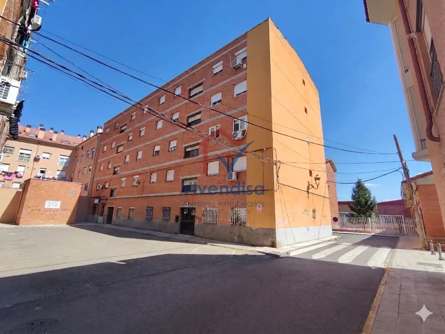 Vista exterior de Piso en venta en Alovera con Calefacción