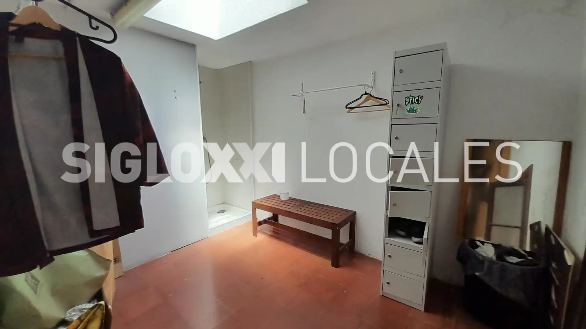 Local en traspaso en COMTE BORRELL , Sant Antoni