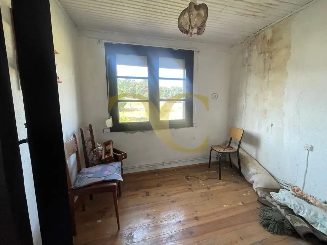 Dormitori de Casa o xalet en venda en Parres amb Calefacció, Jardí privat i Traster