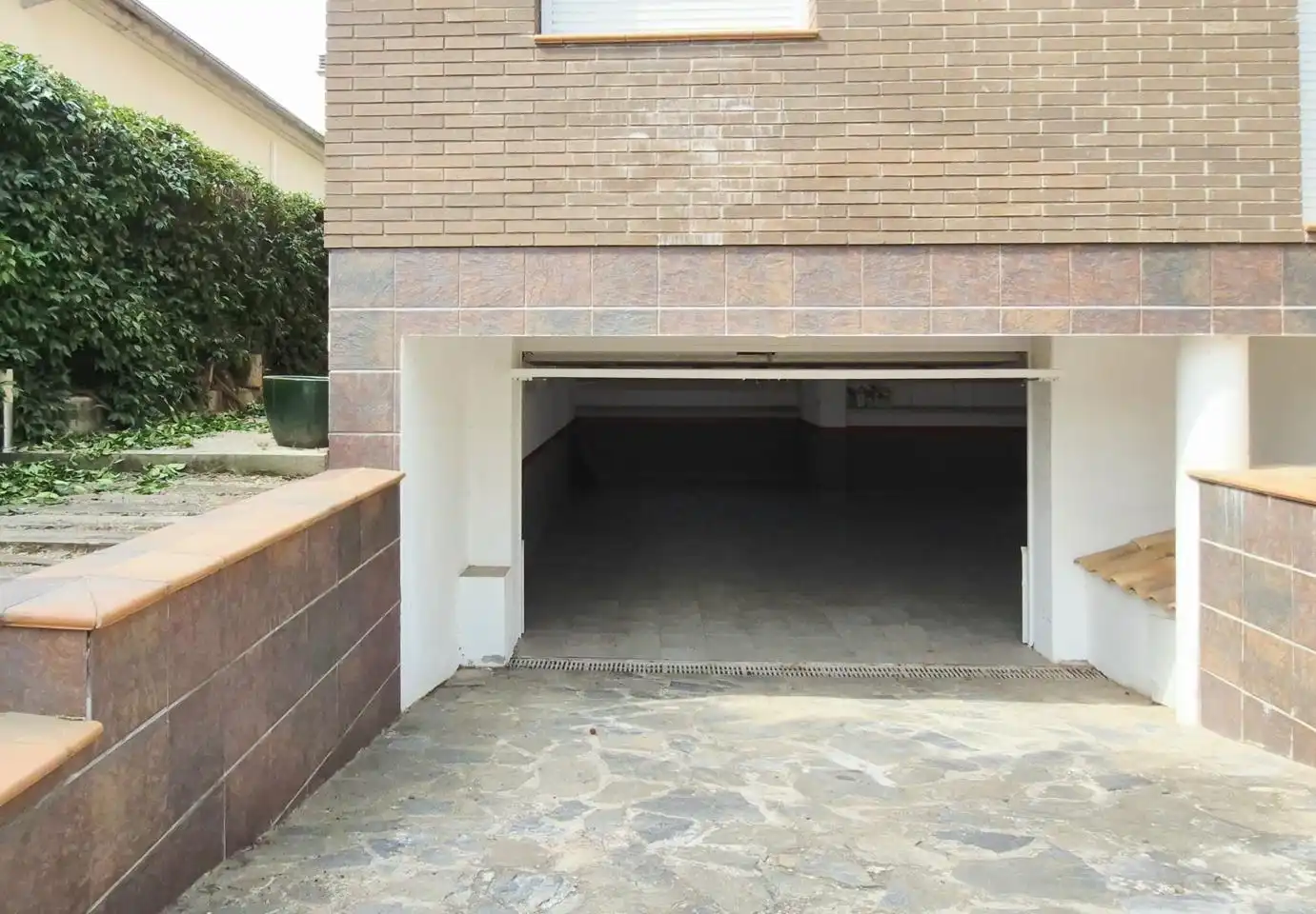Aparcament de Casa o xalet en venda en Matadepera amb Aire condicionat, Jardí privat i Terrassa