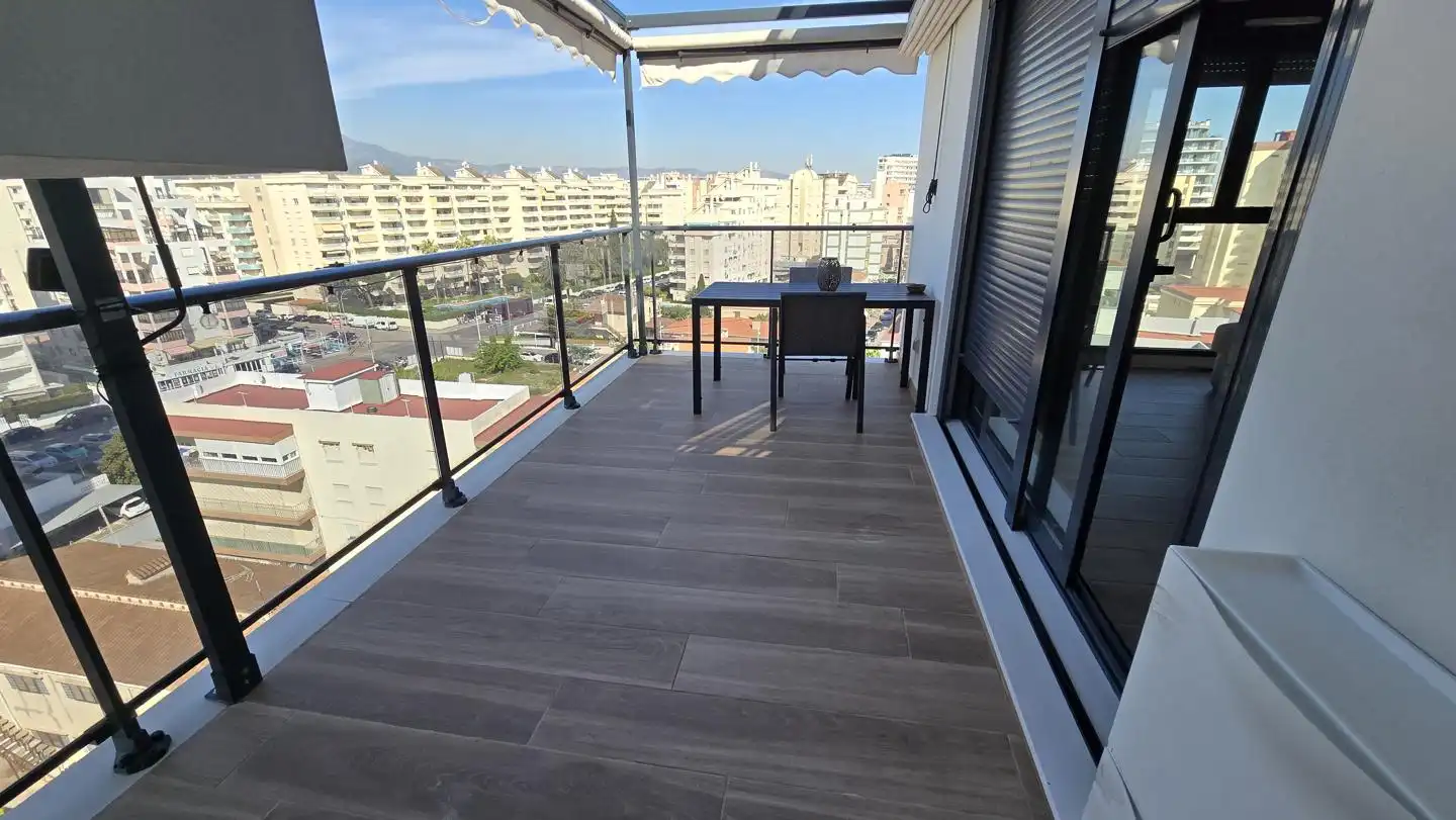 Terraza de Apartamento de alquiler en Gandia con Aire acondicionado, Calefacción y Piscina comunitaria