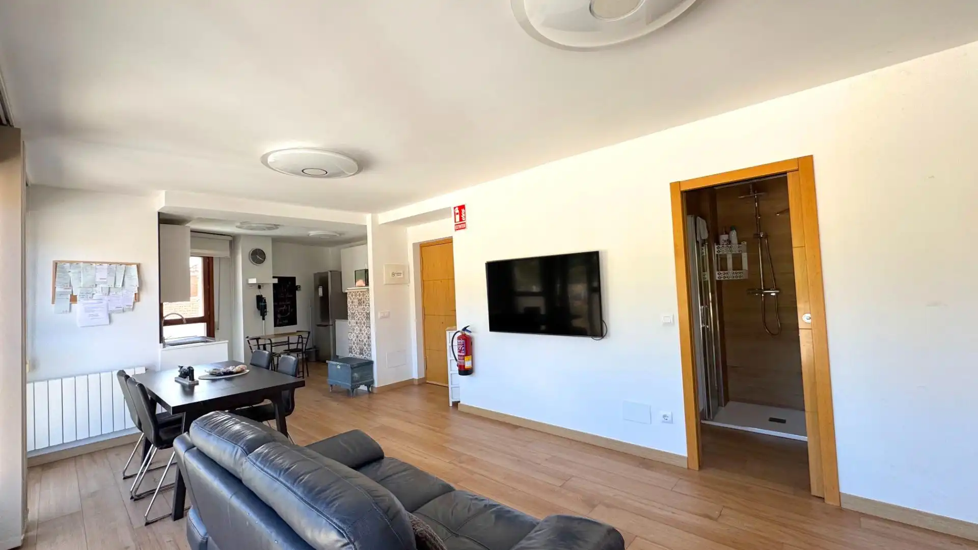 Sala de estar de Dúplex en venta en Cartes con Calefacción, Trastero y Amueblado