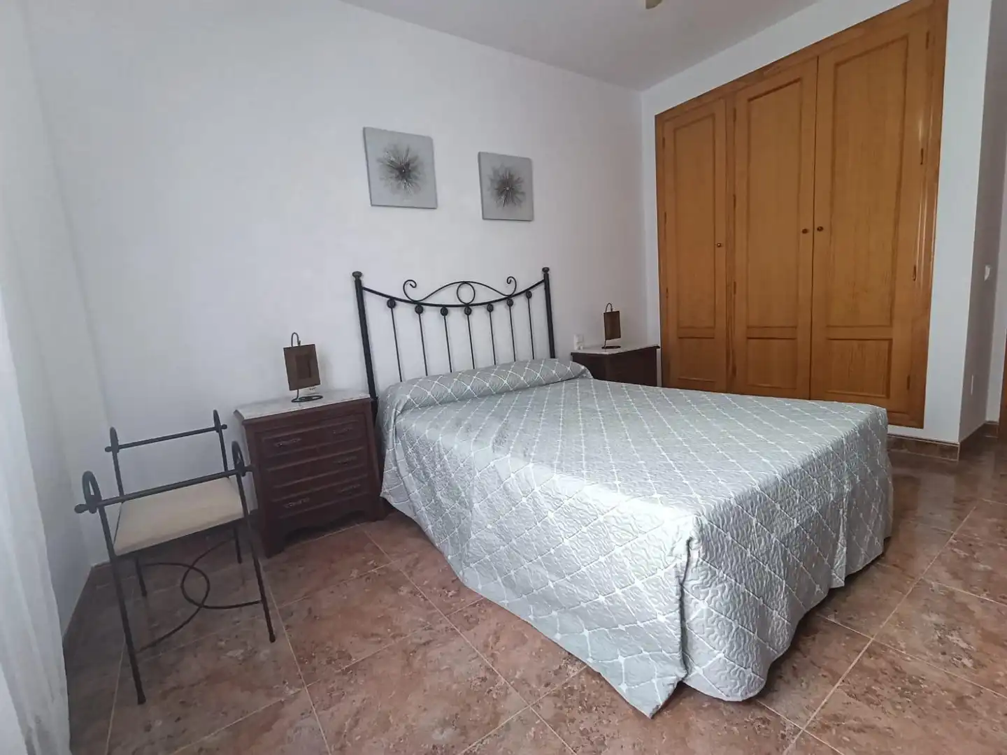 Dormitori de Pis de lloguer en El Ejido amb Aire condicionat, Moblat i Balcó