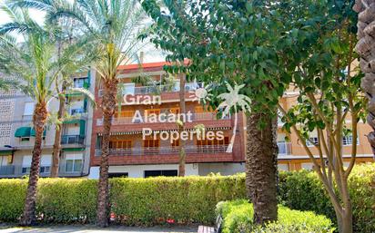 Außenansicht von Wohnung zum verkauf in Santa Pola mit Terrasse und Balkon