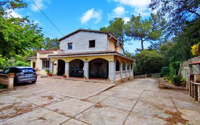 Vista exterior de Finca rústica en venda en Costitx amb Aire condicionat, Calefacció i Jardí privat