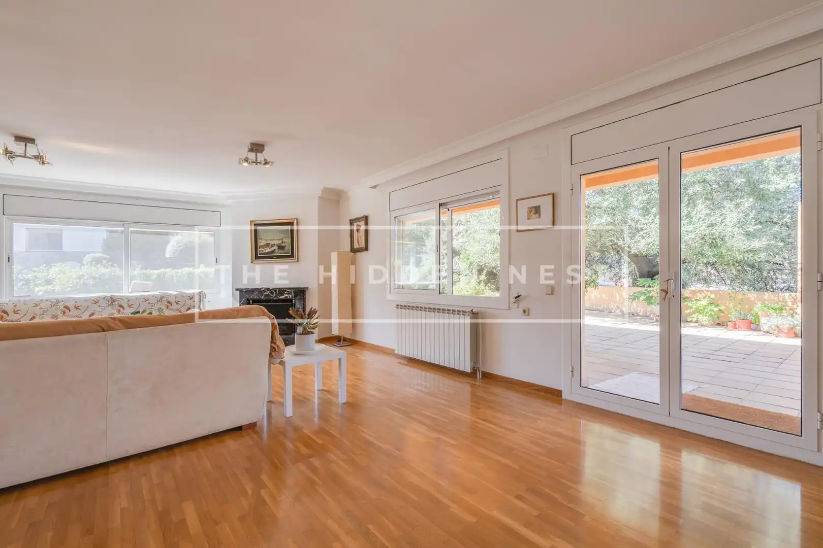 Vista exterior de Casa o xalet en venda en Castellar del Vallès amb Calefacció, Parquet i Terrassa