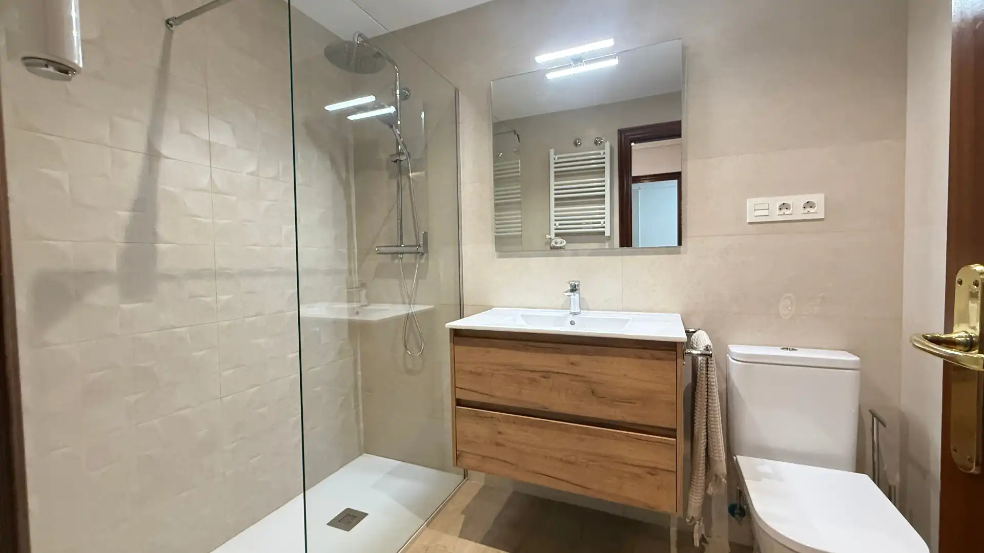 Flat for rent in Calle Ramón Areces, Pumarín