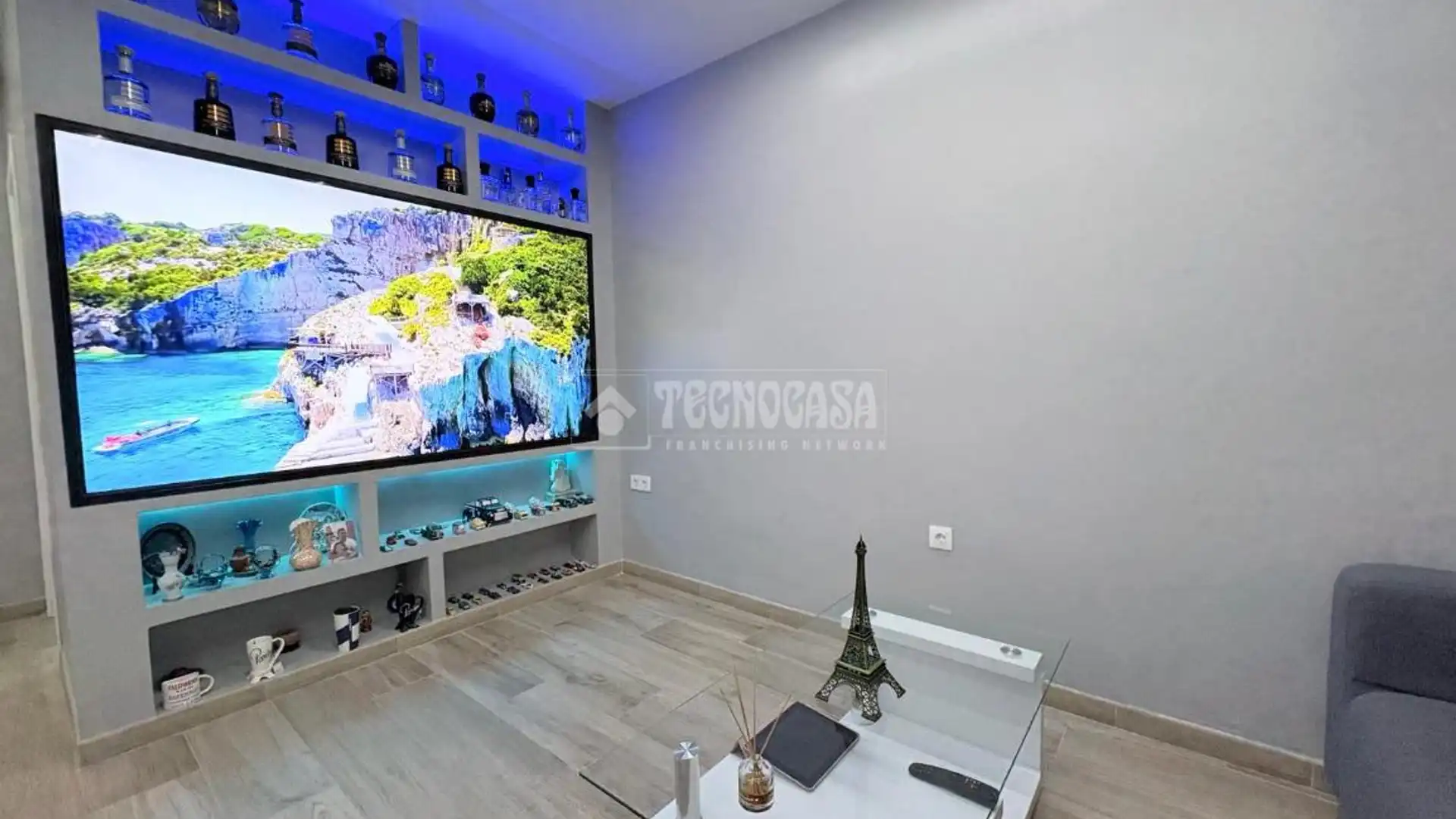 Living room of Flat for sale in  Madrid Capital