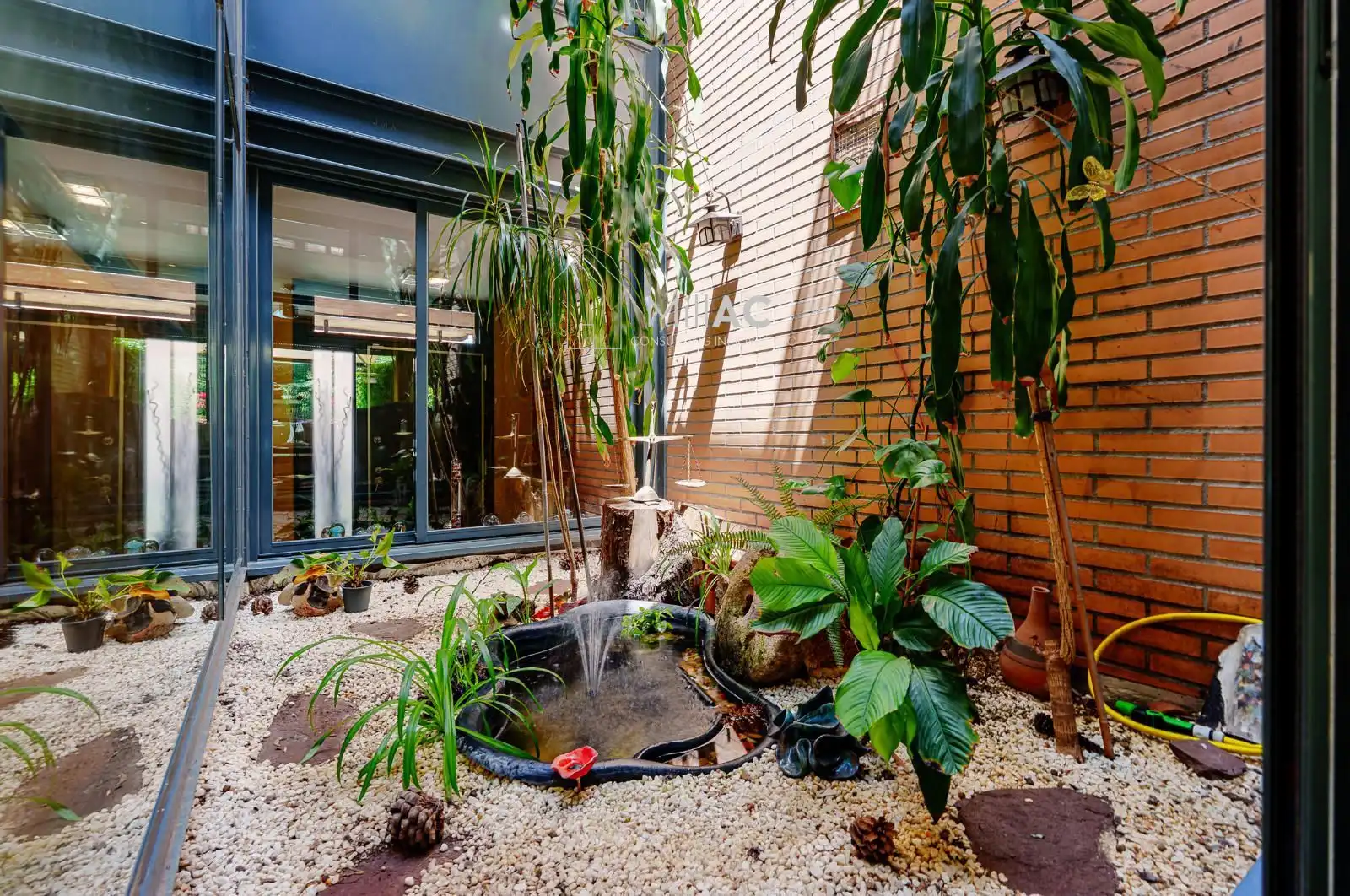 Terraza de Casa adosada en venta en Madrid con Aire acondicionado, Calefacción y Jardín privado