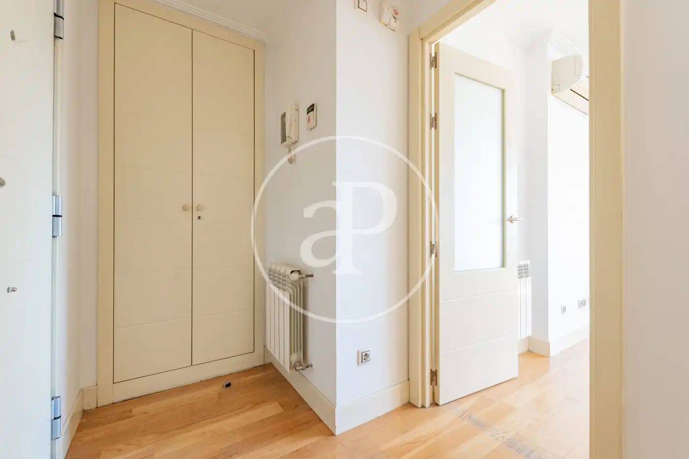 Wohnung zum Verkauf in  Madrid Capital mit Klimaanlage, Heizung und Terrasse