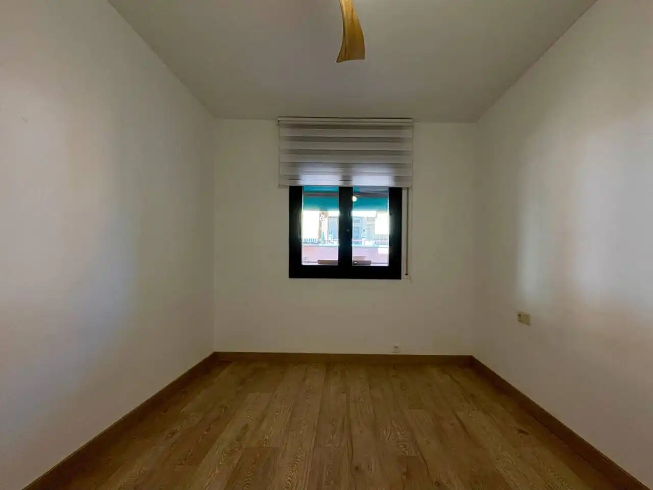 Flat with terrace to rent in Calle Tinent Coronel Sagués, imagen 9