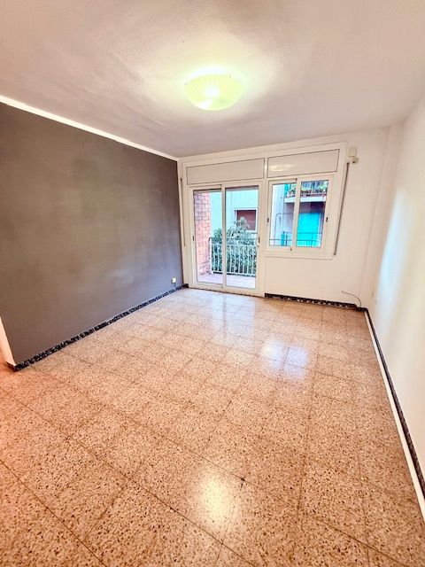 Dormitori de Pis en venda en  Barcelona Capital amb Balcó