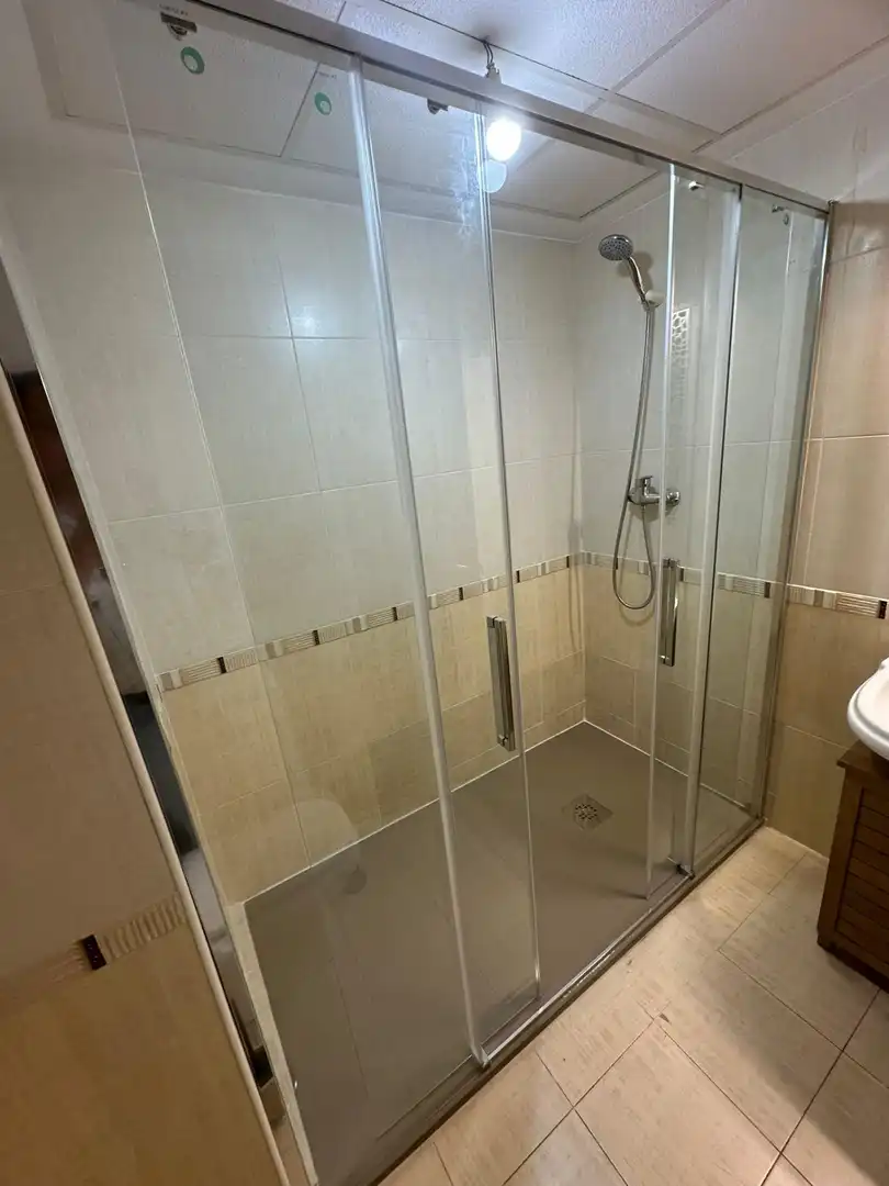 Bathroom of Flat for rent in Cáceres  with Heating, Terrace and Storage room