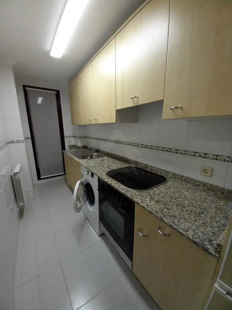 Piso de alquiler en Logroño - CL PILAR SALARRULLANA, Gran Via