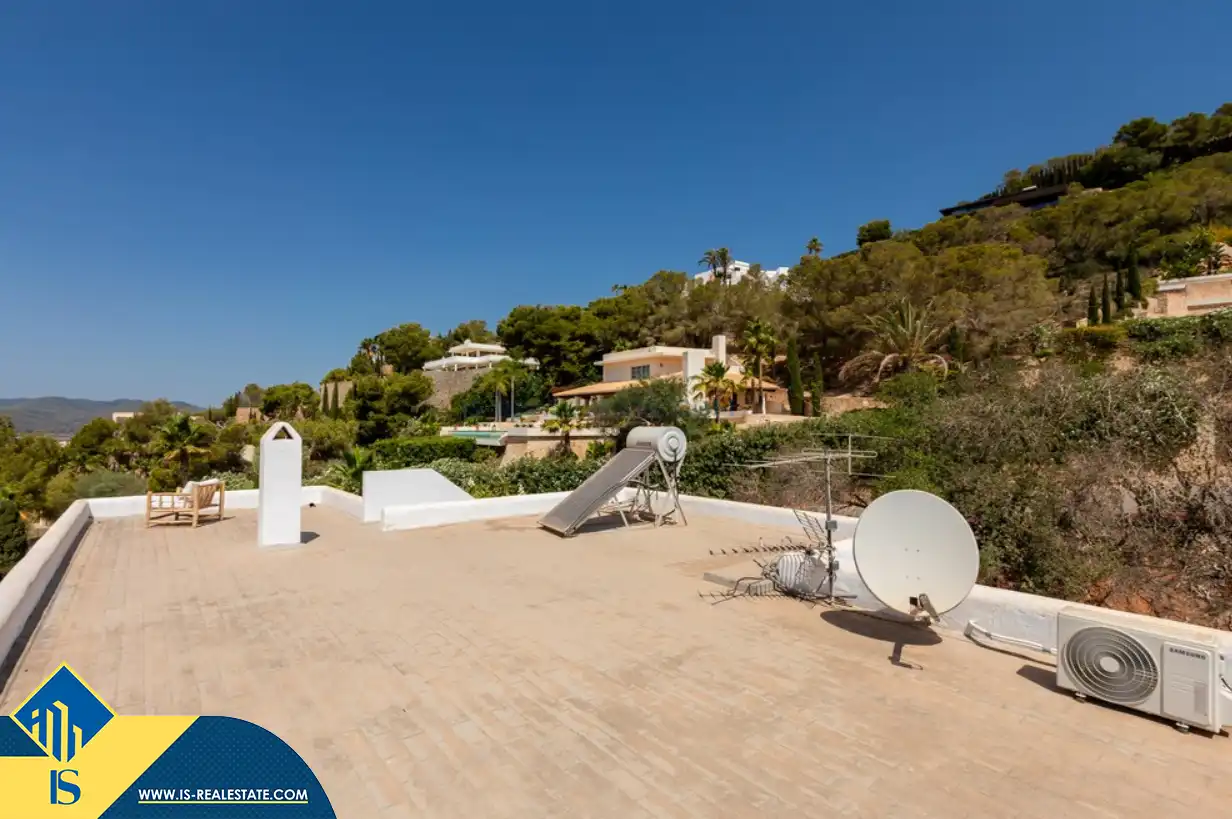 Vista exterior de Casa o xalet en venda en Santa Eulària des Riu amb Aire condicionat, Calefacció i Jardí privat
