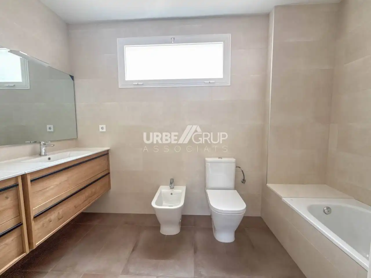Baño de Piso en venta en Terrassa con Calefacción, Parquet y Terraza