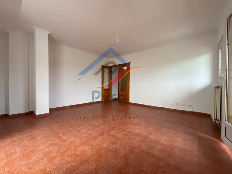 Sala d'estar de Àtic en venda en Ruiloba amb Calefacció, Jardí privat i Balcó