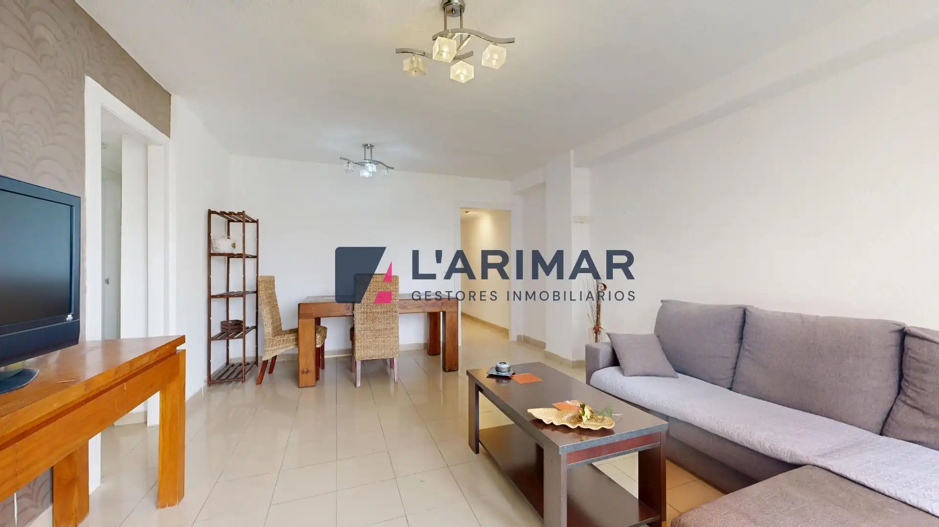 Sala de estar de Piso en venta en Alicante / Alacant con Amueblado y Piscina comunitaria
