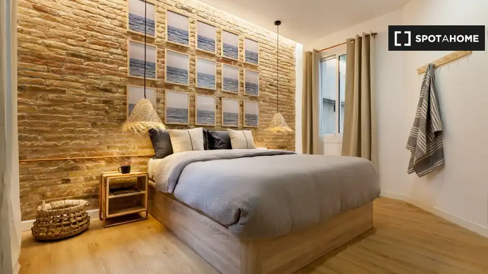 Room in Sant Gervasi- Galvany