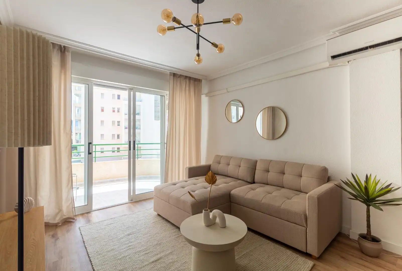 Sala d'estar de Apartament en venda en Torrevieja amb Aire condicionat, Calefacció i Terrassa