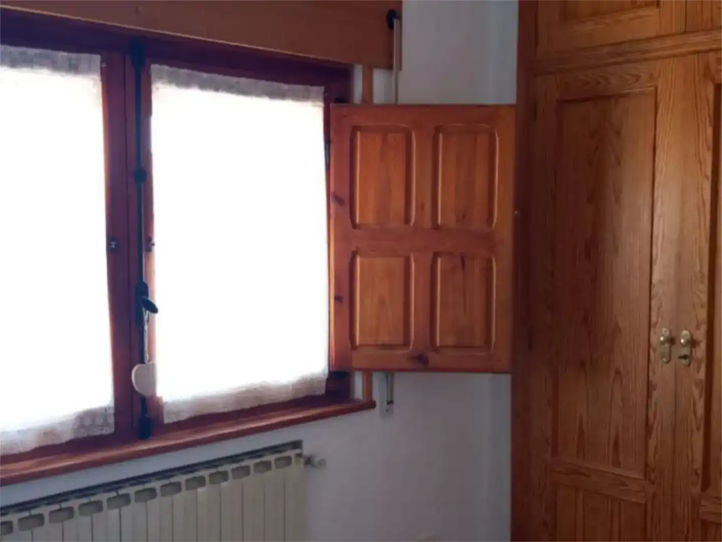 Casa adosada en venda en Cubillas de Santa Marta amb Jardí privat, Traster i Moblat