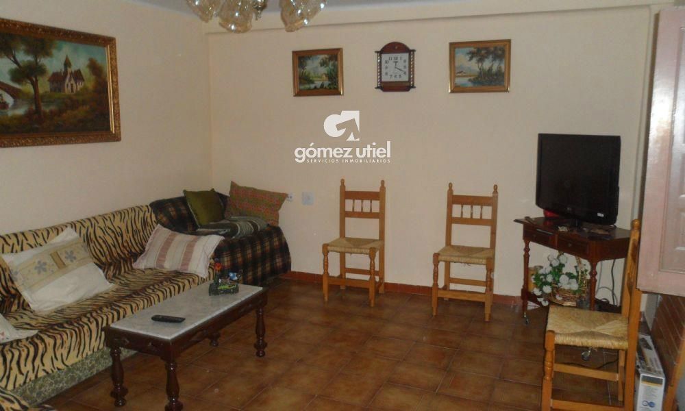 Sala d'estar de Casa o xalet en venda en Palomera amb Terrassa i Moblat