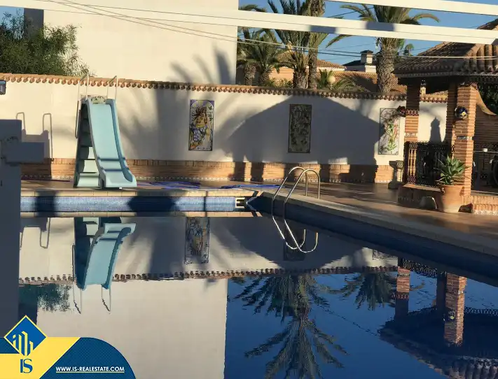 Villa mit Pool zum Verkauf in Orihuela Costa