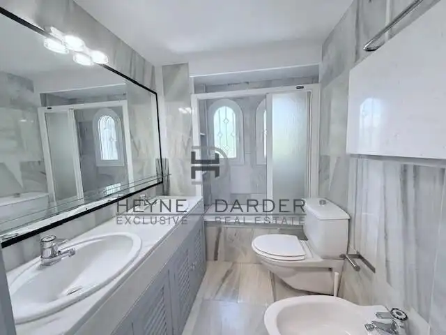 Bany de Apartament de lloguer en Calvià amb Aire condicionat, Jardí privat i Terrassa
