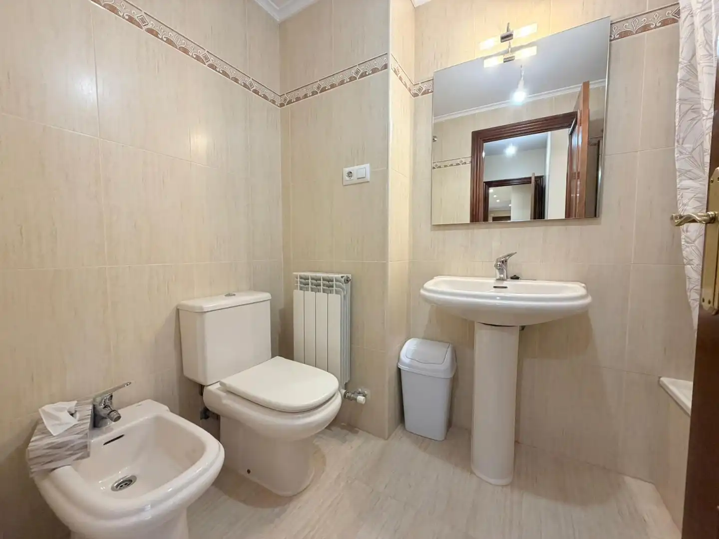 Bany de Apartament en venda en Lardero amb Calefacció, Terrassa i Traster