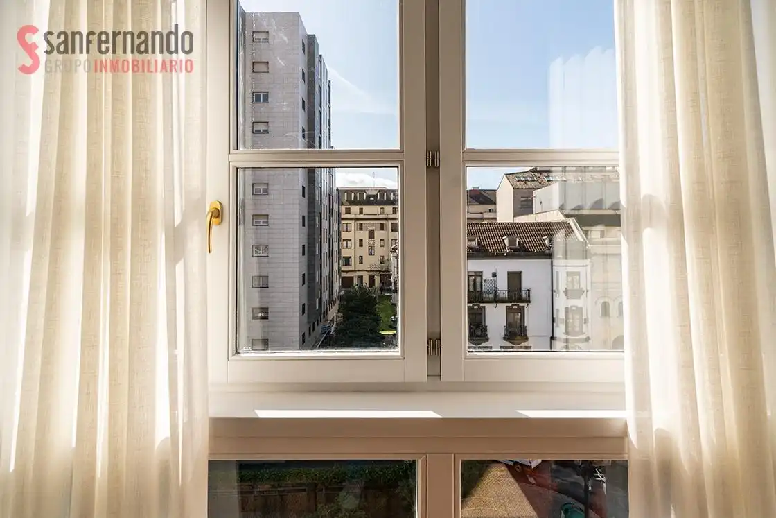 Habitación de Apartamento en venta en Santander con Calefacción y Parquet