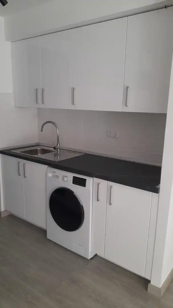 Cuina de Apartament per a compartir en Azuqueca de Henares amb Aire condicionat, Calefacció i Moblat