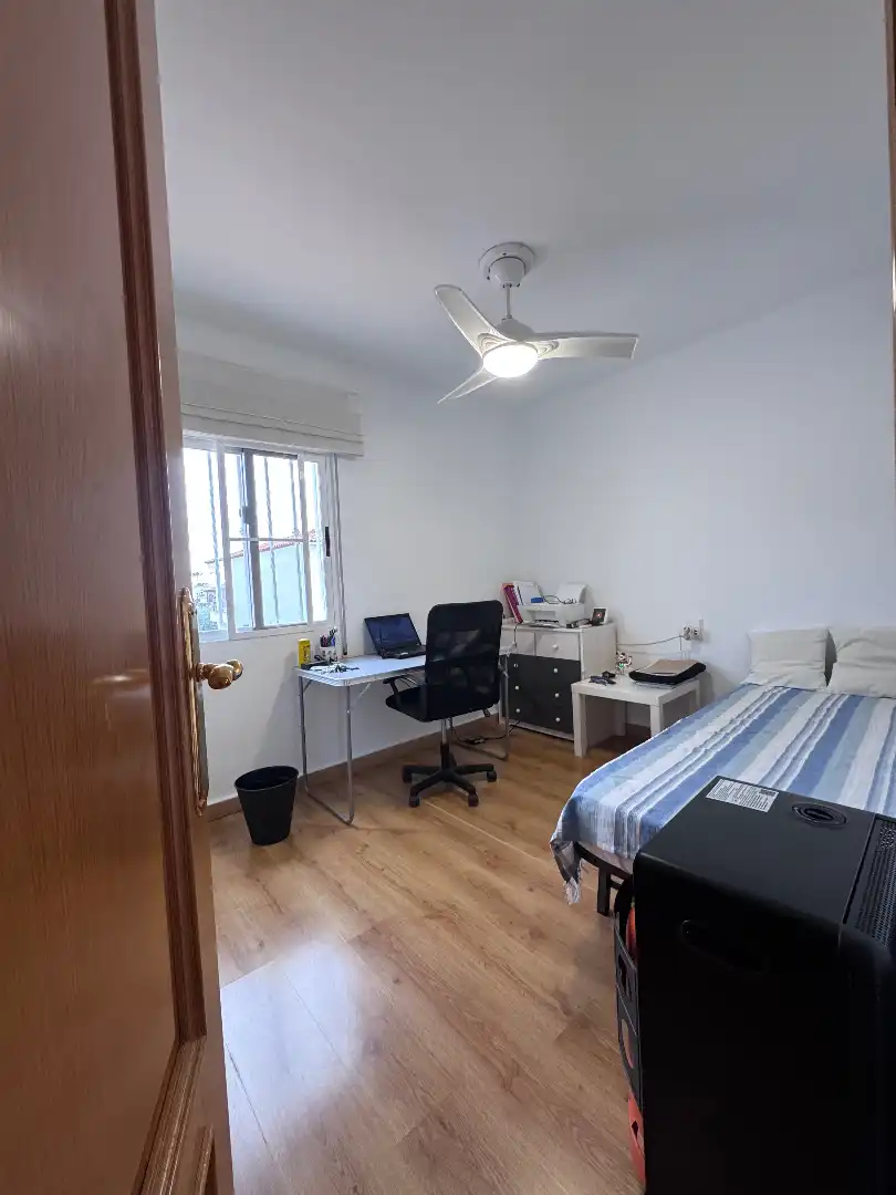 Habitación de Casa adosada en venta en Benicasim / Benicàssim con Aire acondicionado, Calefacción y Jardín privado