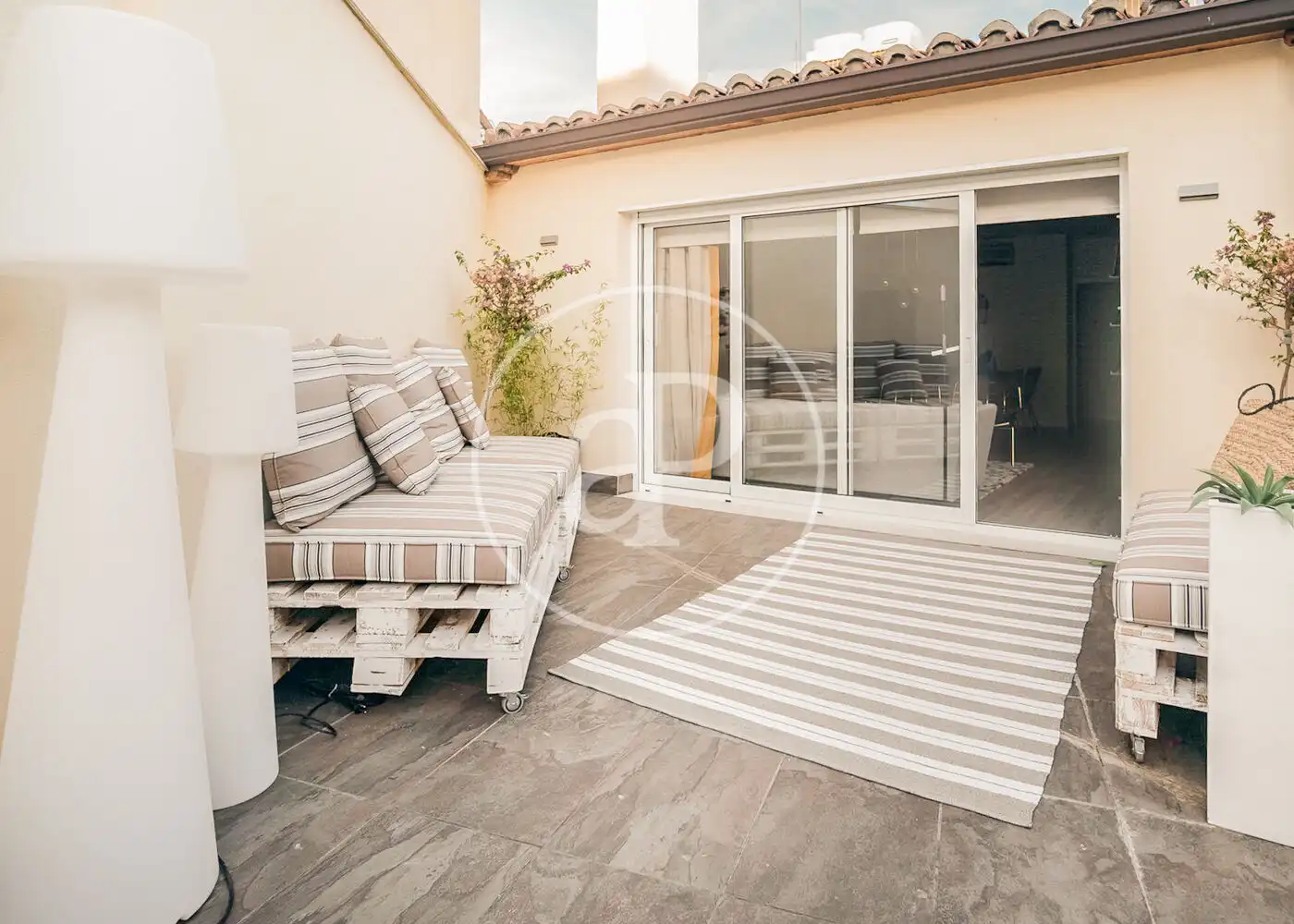 Attic for rent in C. de los Caños del Peral, Palacio