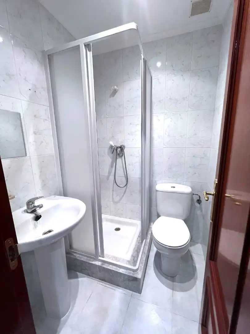 Baño de Planta baja en venta en Castro-Urdiales con Calefacción, Jardín privado y Parquet