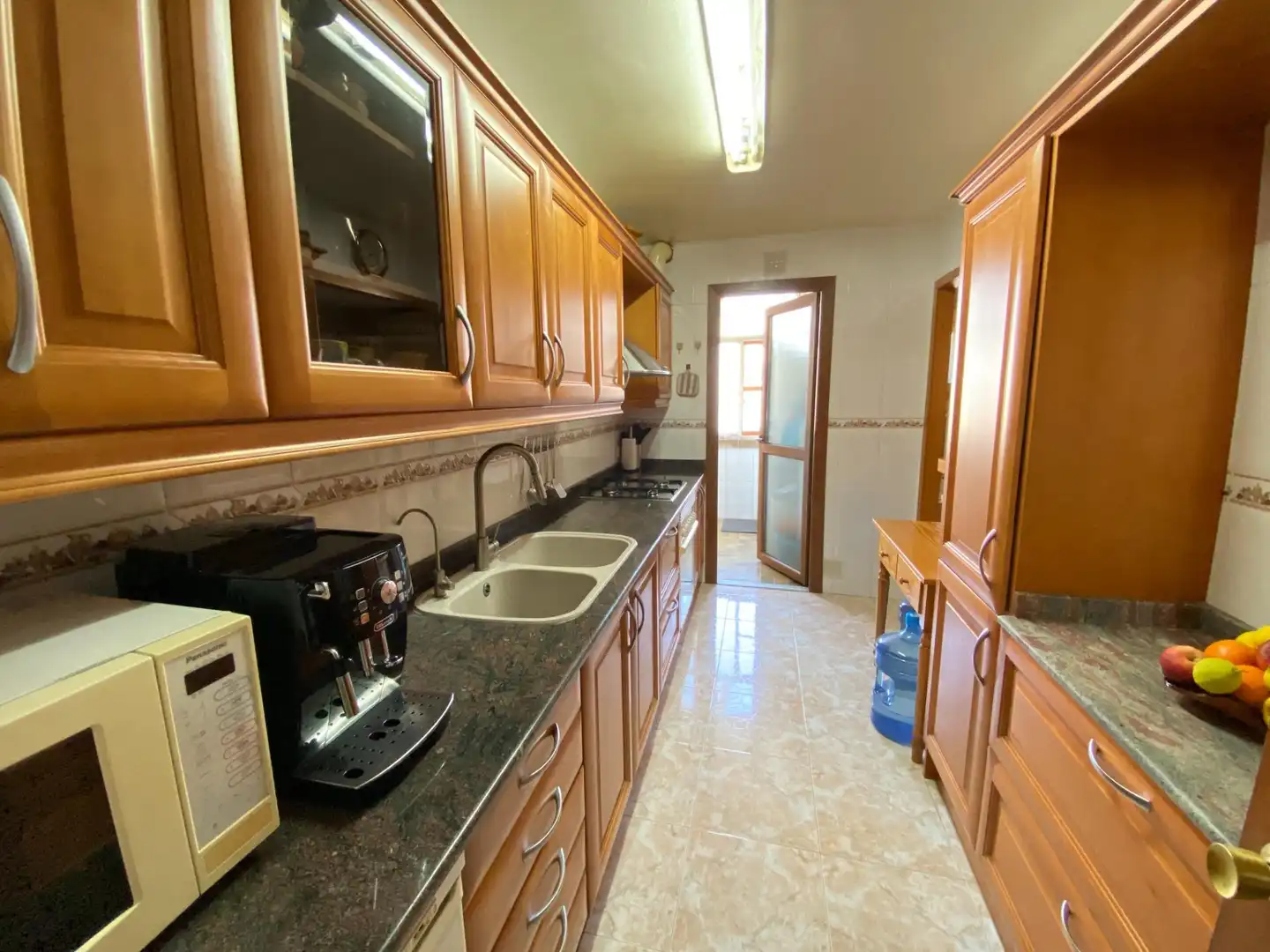 Küche von Wohnung zum Verkauf in  Palma de Mallorca mit Klimaanlage, Abstellraum und Balkon