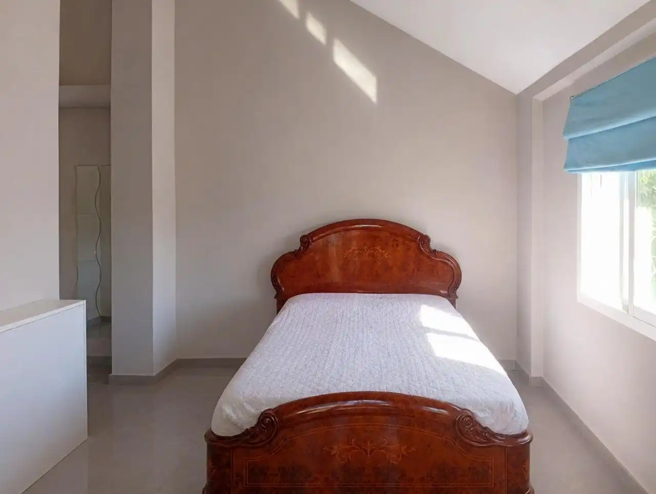 Schlafzimmer von Haus oder Chalet zum Verkauf in Dúrcal mit Privatgarten, Schwimmbad und Balkon