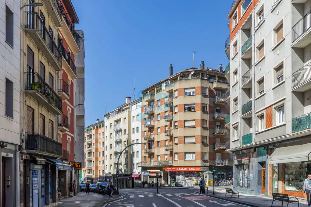 Vista exterior de Piso en venta en Donostia - San Sebastián  con Calefacción y Balcón