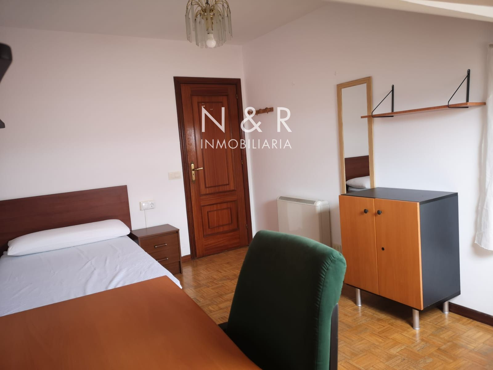 Bedroom of Attic to rent in Santiago de Compostela   with Heating and Furnished