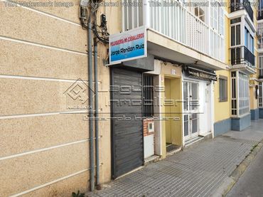 Locale commerciale in vendita a El Cristo - Cayetano Roldán