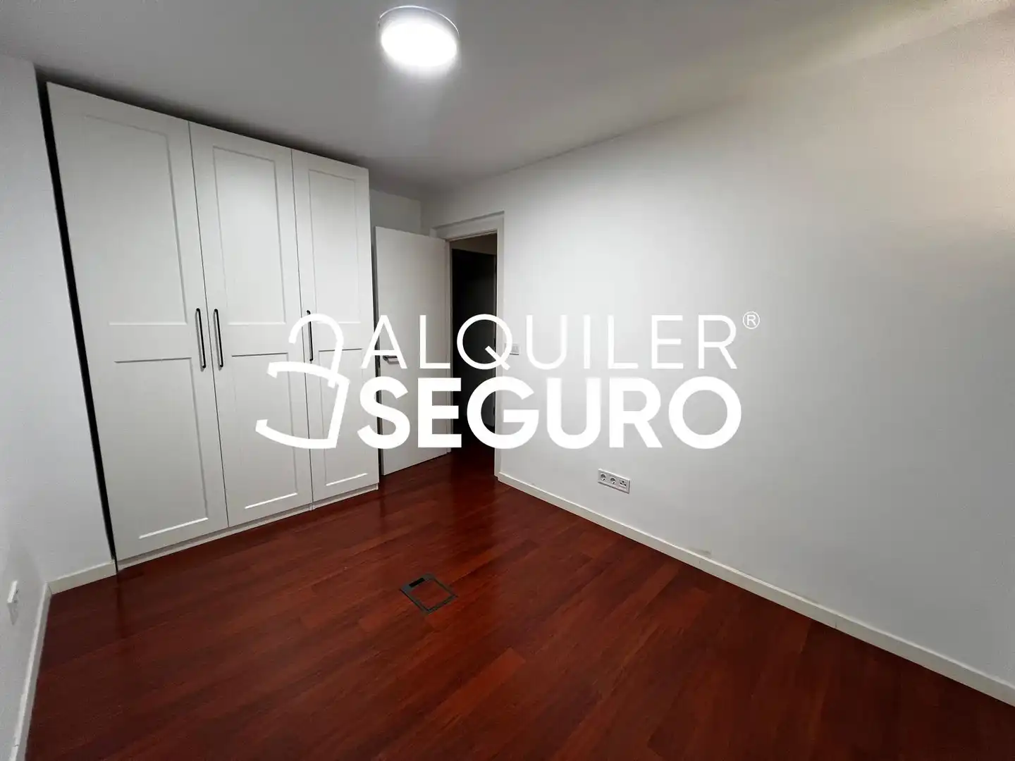 Bedroom of Flat for rent in Madrid  with Air Conditioner and Heating