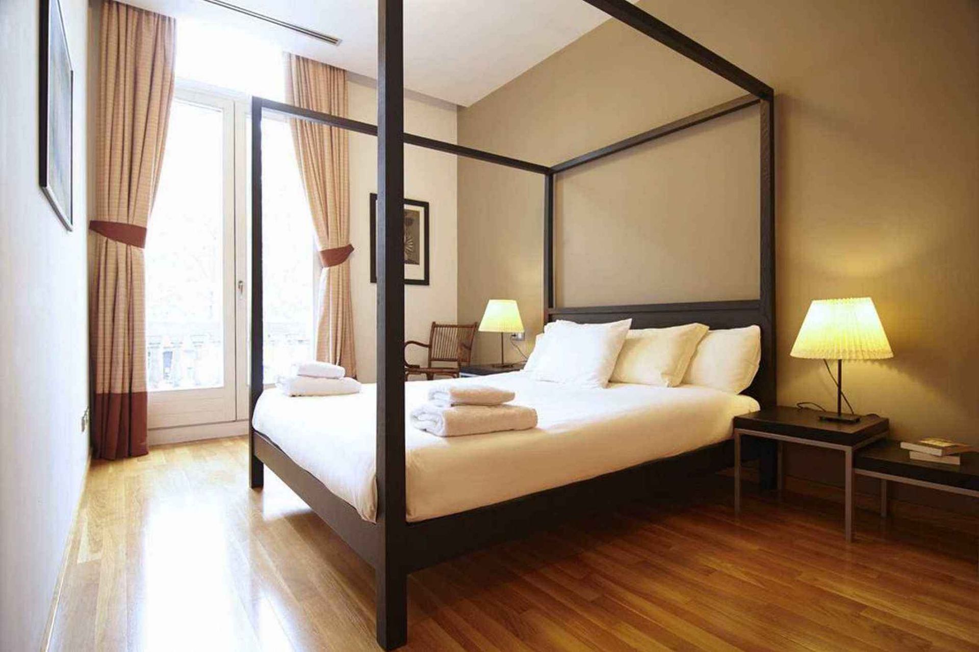 Bedroom of Flat to rent in  Madrid Capital  with Air Conditioner, Furnished and TV