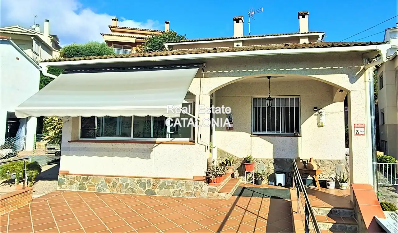 Exterior view of Houses for sale in Lloret de Mar  with Air Conditioner, Heating and Private garden